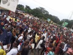 Guinรฉe/COVID-19 : Alpha CONDE cรจde t-il aux pressions des รtudiants et des Opรฉrateurs Culturels?