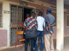 ENI de Kankan : les รlรจves-maรฎtres reรงoivent une partie de leur bourse dโentretien