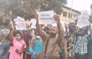 Conakry : Des Enseignants Contractuels manifestent devant le ministère de l’Enseignement Pré-Universitaire
